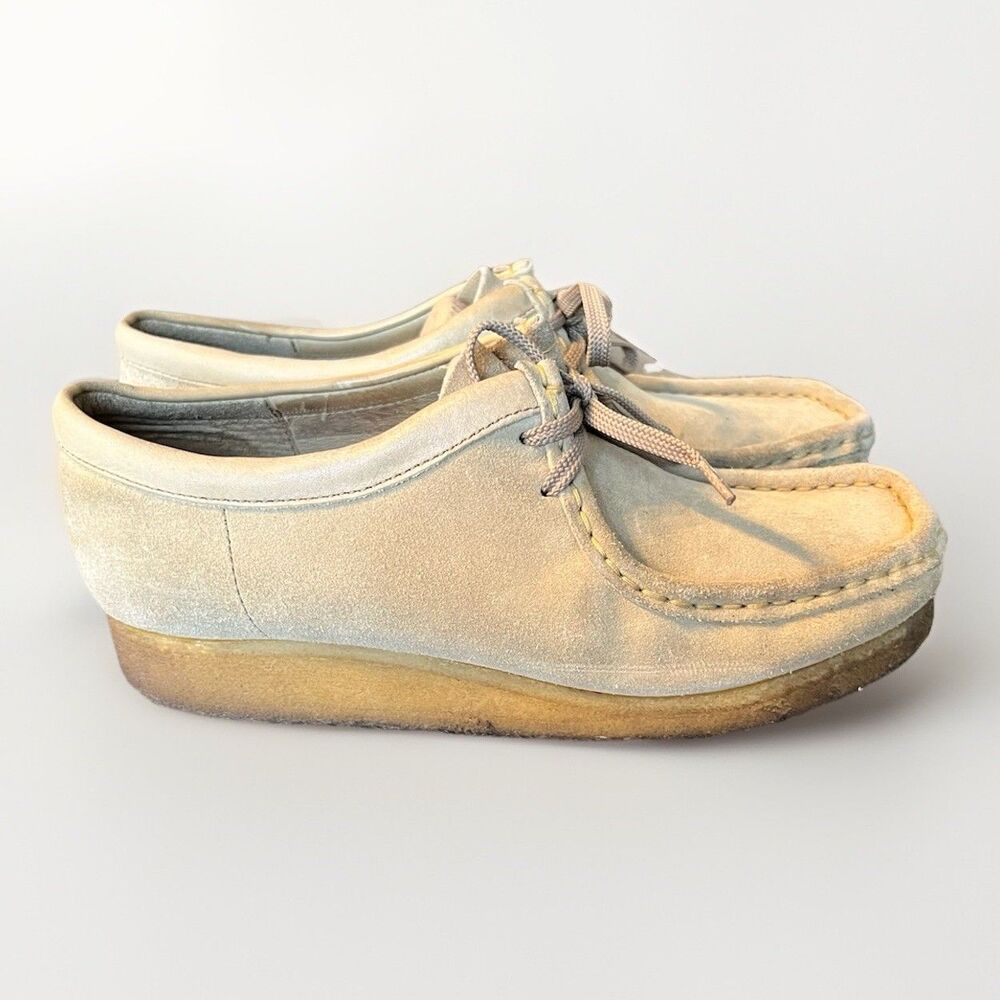 Clarks Cream Chukka Boots